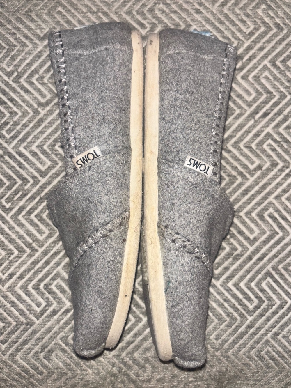 TOMS Gray Felt Faux Fur Lined Alpargata Slip On Shoes Women 7.5 Warm Flats Fall - Picture 4 of 12